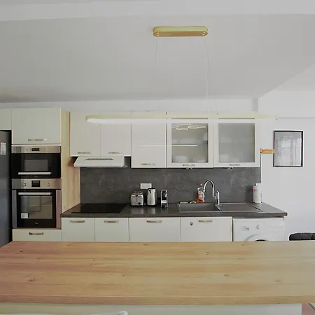 Apartman Palm - Fully Fitted - 2 Bedrooms *